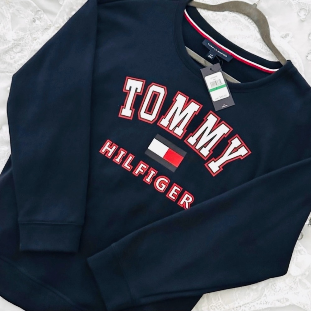 NWT Tommy Hilfiger LoGo Full Sleeve Crewneck Pullover Sweatshirt - Picture 2 of 4